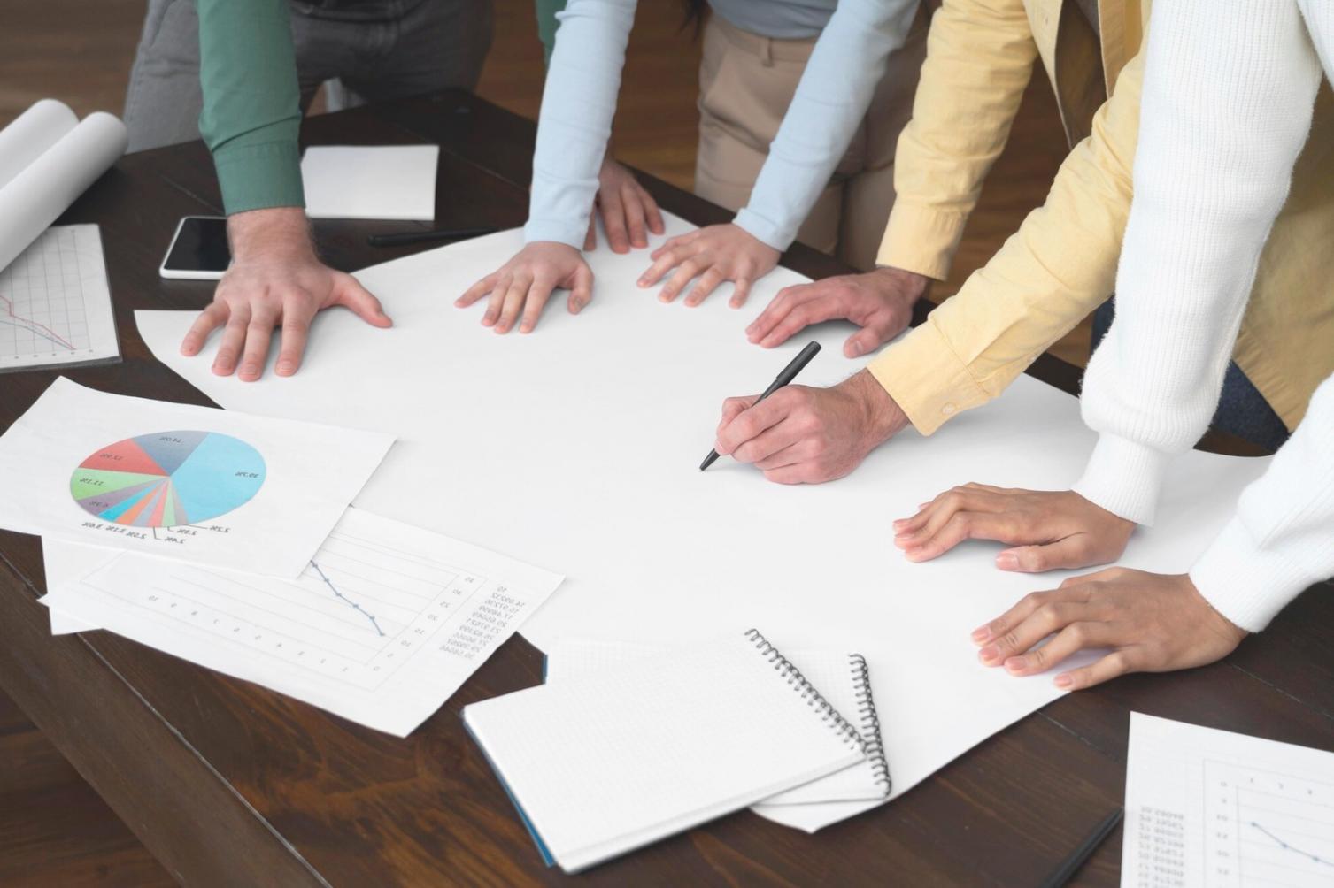 Representación visual del proceso de aprendizaje financiero estructurado